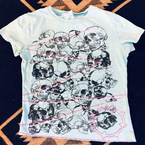 Little blue skull cropped tee